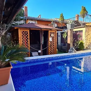 3* Couette-café Adriana